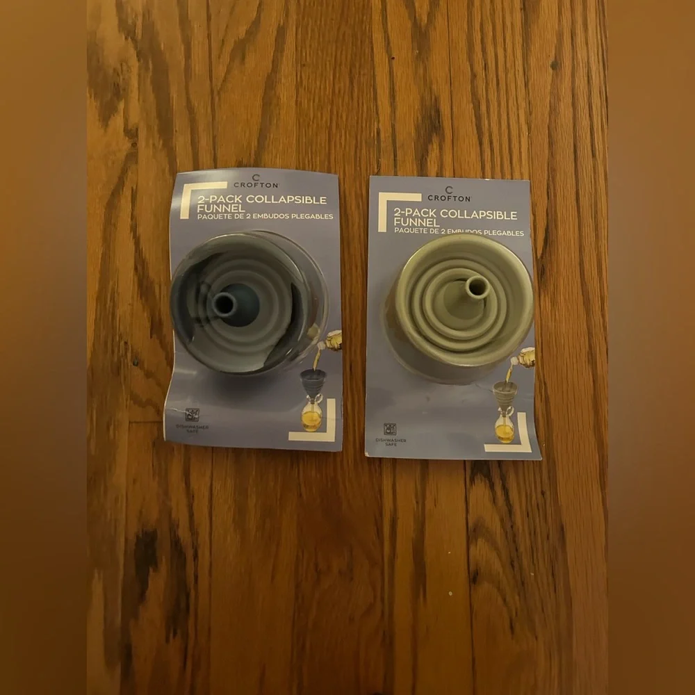 Lot: 2 Packs of 2 Packs (4 Total) Of Crofton Collapsible Funnels 1 Blue 1 Green